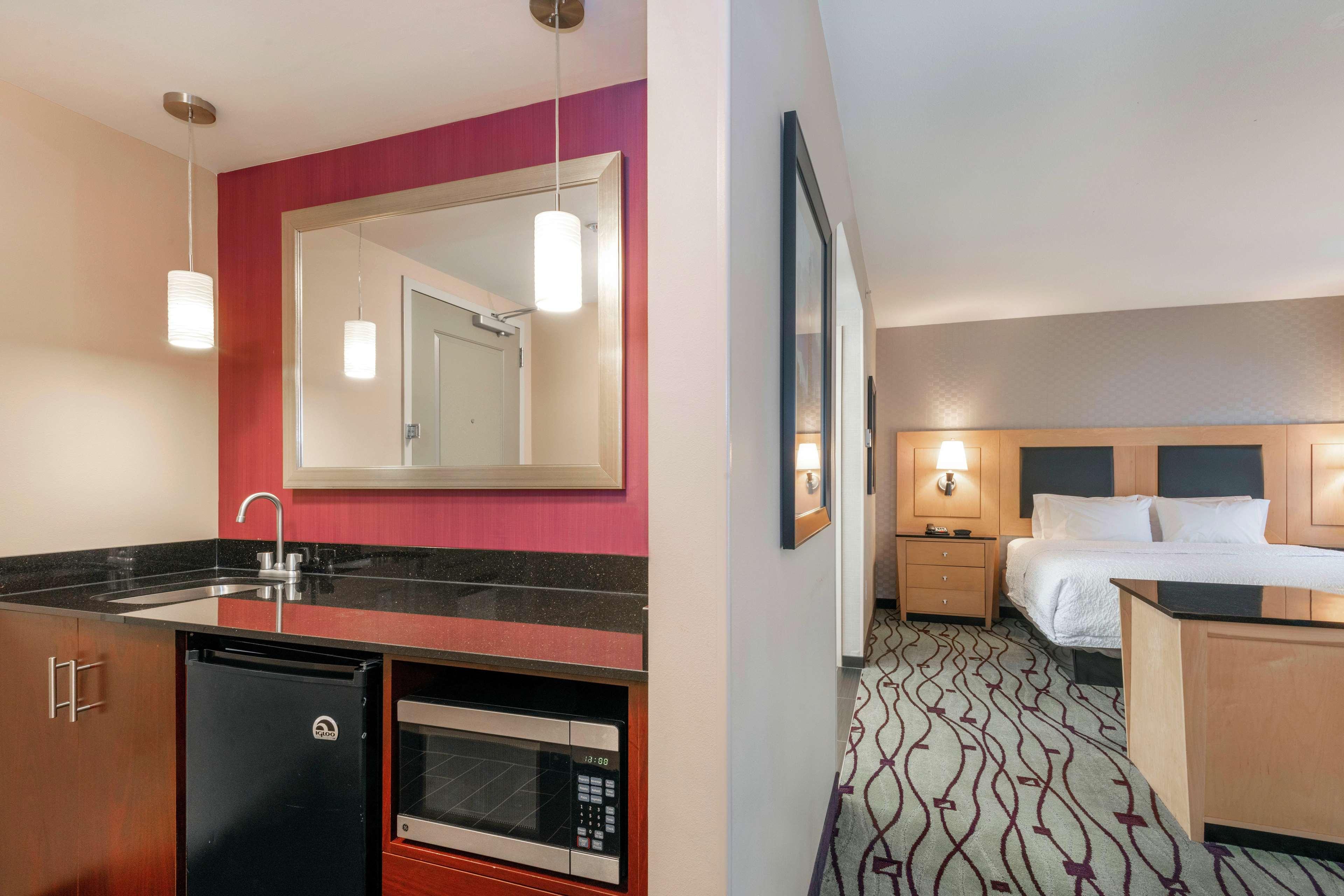 Hampton Inn & Suites Crabtree Ралі Екстер'єр фото